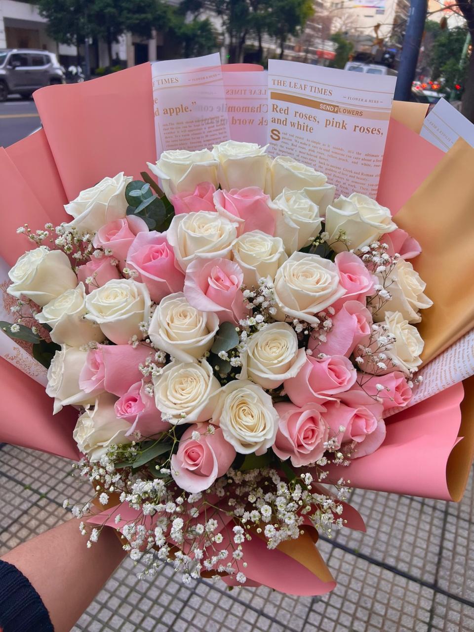 Envio y venta de flores ,rosas, plantas,arreglos florales ,regalos y desayunos a domicilio con delivery gratis en la Ciudad Autonoma de Buenos Aires y con costo de envo en localidades del Gran Buenos Aires asi como delivery de flores y plantas a travs de florerias asociadas en todas las provincias de la Argentina, Buenos Aires, la Pampa, Tucuman, La Rioja, Ro Negro, Entre Rios, Corrientes, Misiones, Neuquen, Chubut, Tierra del Fuego, Santa Cruz, San Luis, Mendoza, Cordoba, Jujuy, Formosa, Santiago del Estero, Salta, Chaco, Catamarca ,San Juan, y ademas realizamos el delivery de flores ,coronas,palmas , plantas y regalos a todas las ciudades de Argentina, Mar del Plata, Crdoba, Buenos Aires, con cargo en Santa Rosa, La Plata, Bella Vista, Neuquen, Pilar, Paran, Posadas, Resistencia, Cipolleti y mas de 300 ciudades y localidades en todo el territorio de nuestro pas, asi como tambien tenemos la posibilidad de enviar flores a casi todo el mundo en cuestion de horas