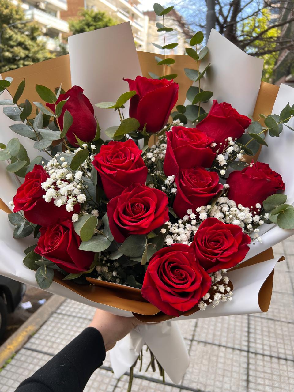 Envio y venta de flores ,rosas, plantas,arreglos florales ,regalos y desayunos a domicilio con delivery gratis en la Ciudad Autonoma de Buenos Aires y con costo de envo en localidades del Gran Buenos Aires asi como delivery de flores y plantas a travs de florerias asociadas en todas las provincias de la Argentina, Buenos Aires, la Pampa, Tucuman, La Rioja, Ro Negro, Entre Rios, Corrientes, Misiones, Neuquen, Chubut, Tierra del Fuego, Santa Cruz, San Luis, Mendoza, Cordoba, Jujuy, Formosa, Santiago del Estero, Salta, Chaco, Catamarca ,San Juan, y ademas realizamos el delivery de flores ,coronas,palmas , plantas y regalos a todas las ciudades de Argentina, Mar del Plata, Crdoba, Buenos Aires, con cargo en Santa Rosa, La Plata, Bella Vista, Neuquen, Pilar, Paran, Posadas, Resistencia, Cipolleti y mas de 300 ciudades y localidades en todo el territorio de nuestro pas, asi como tambien tenemos la posibilidad de enviar flores a casi todo el mundo en cuestion de horas